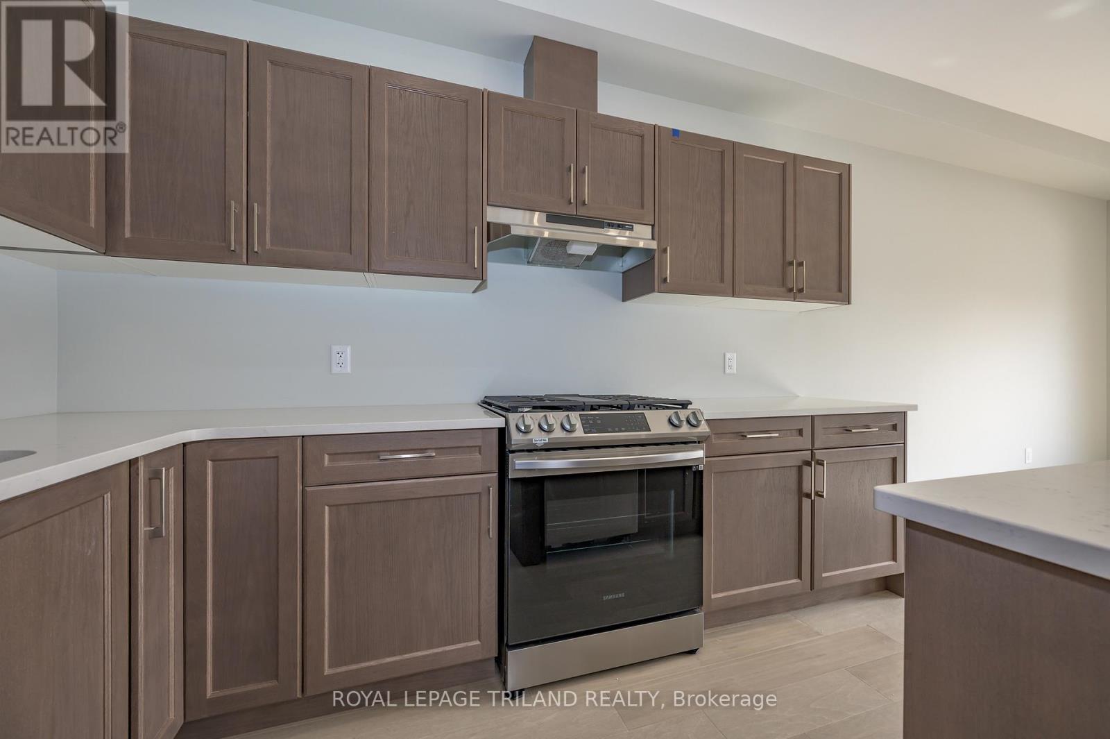 3650 Southbridge Avenue, London South (South W), Ontario  N6L 0G5 - Photo 13 - X12489608