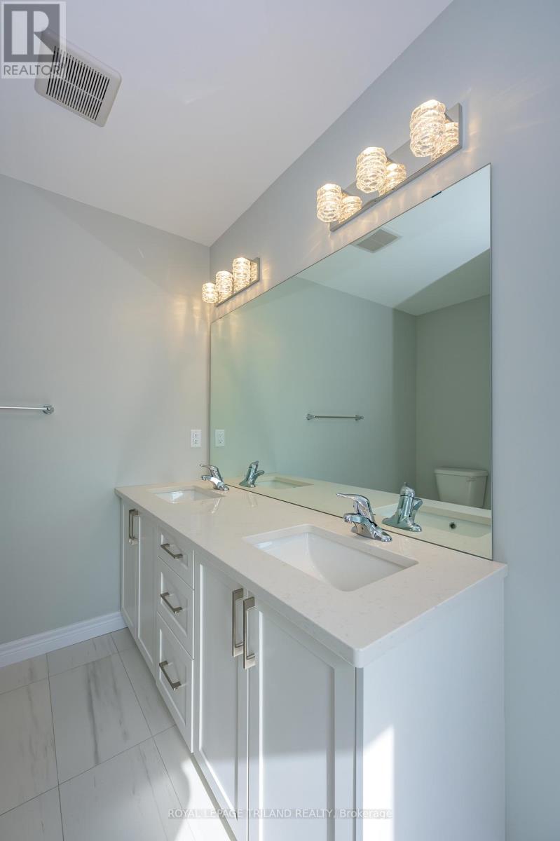 3650 Southbridge Avenue, London South (South W), Ontario  N6L 0G5 - Photo 22 - X12489608