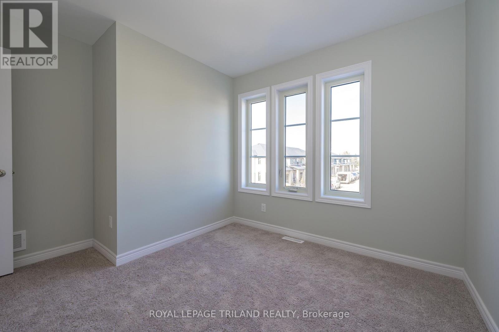 3650 Southbridge Avenue, London South (South W), Ontario  N6L 0G5 - Photo 26 - X12489608