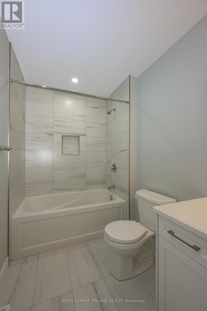 3650 Southbridge Avenue, London South (South W), Ontario  N6L 0G5 - Photo 28 - X12489608