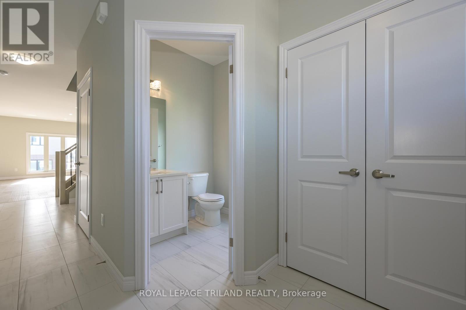 3650 Southbridge Avenue, London South (South W), Ontario  N6L 0G5 - Photo 3 - X12489608