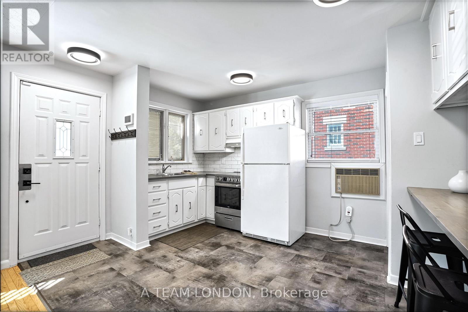 106 Thornton Avenue, London East, Ontario  N5Y 2Y5 - Photo 9 - X12489618