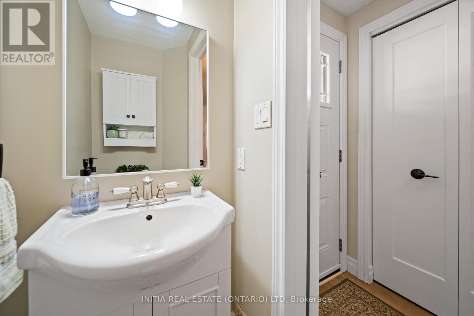 784 Homeview Road, London South (South Q), Ontario  N6C 5S6 - Photo 20 - X12489636