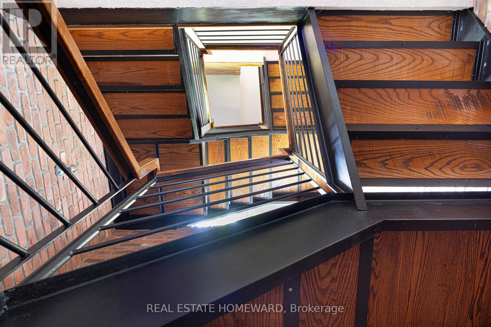 2 Park Avenue, Toronto, Ontario  M4E 1B6 - Photo 16 - E12489560