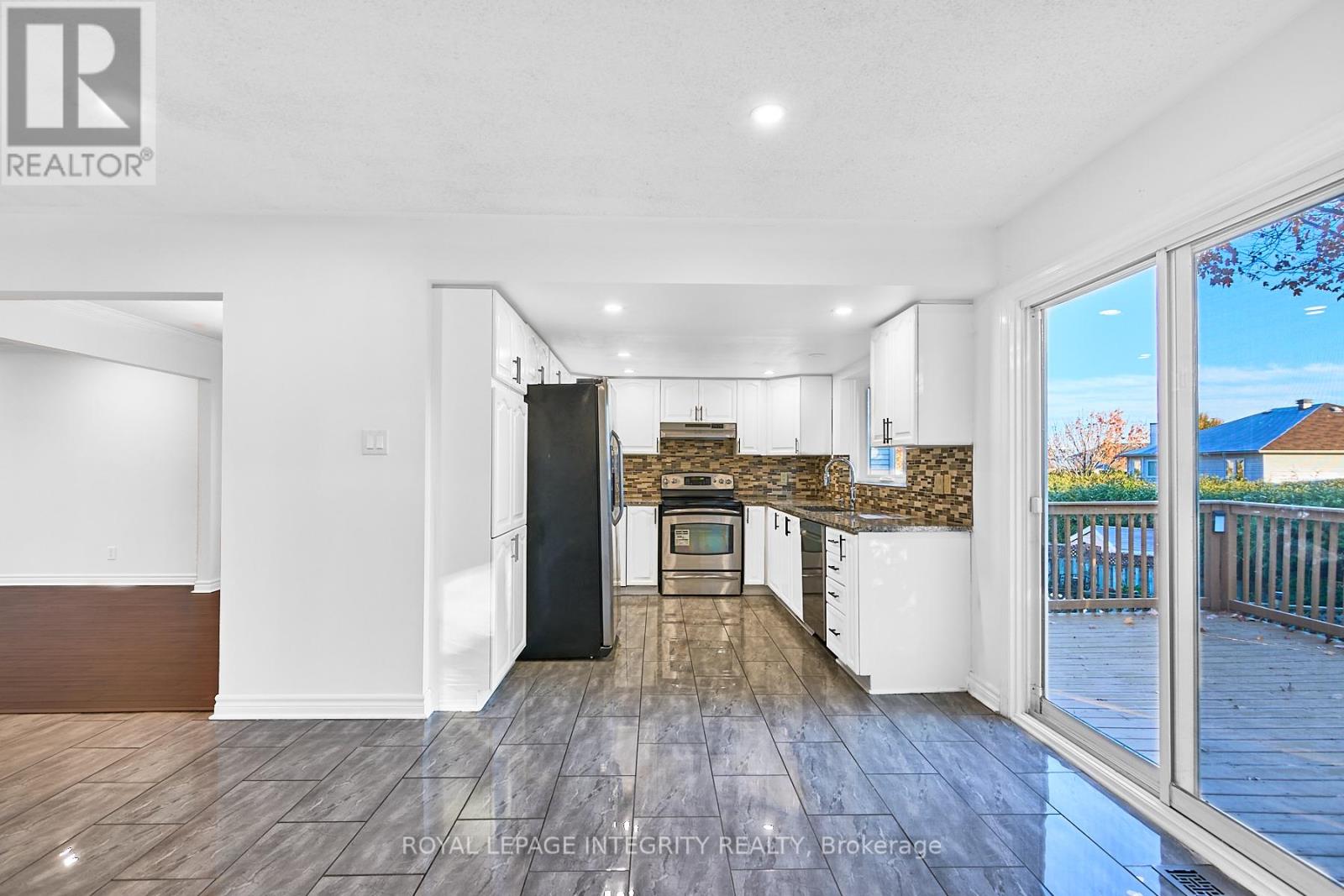 223 Mcgibbon Drive, Ottawa, Ontario  K2L 3Y6 - Photo 16 - X12489566