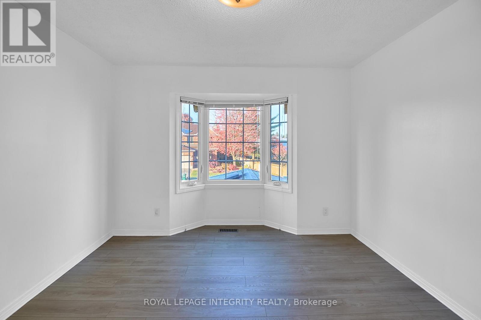 223 Mcgibbon Drive, Ottawa, Ontario  K2L 3Y6 - Photo 28 - X12489566