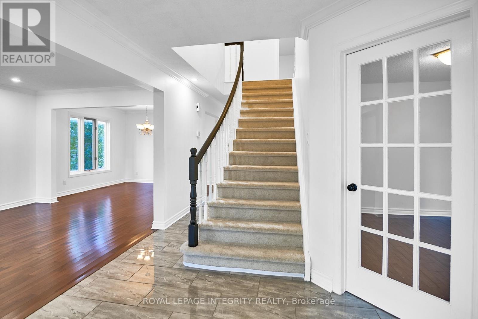 223 Mcgibbon Drive, Ottawa, Ontario  K2L 3Y6 - Photo 5 - X12489566