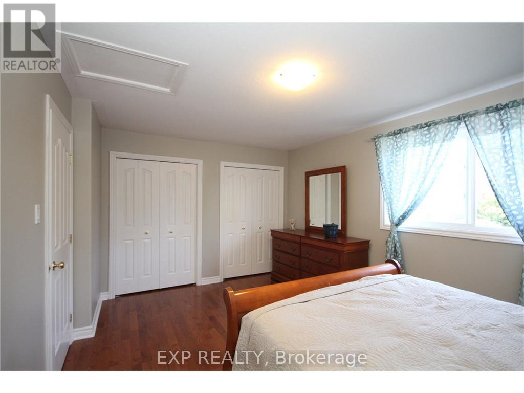 24 Wallsend Avenue, Ottawa, Ontario  K2K 3K7 - Photo 10 - X12489584