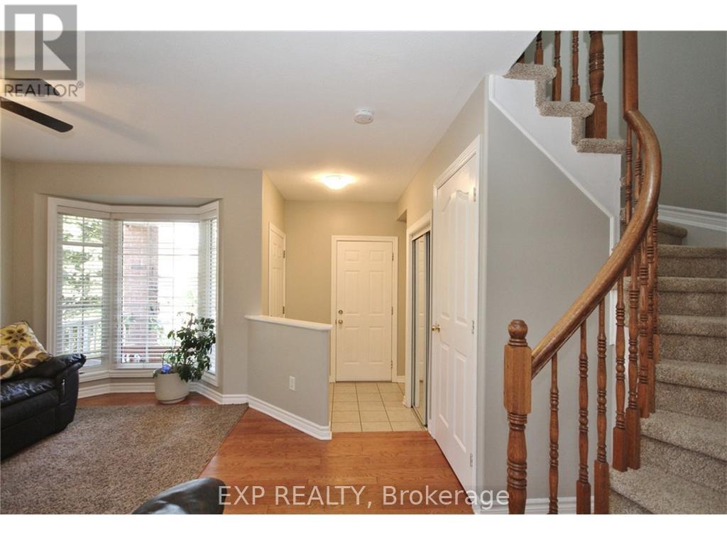 24 Wallsend Avenue, Ottawa, Ontario  K2K 3K7 - Photo 2 - X12489584