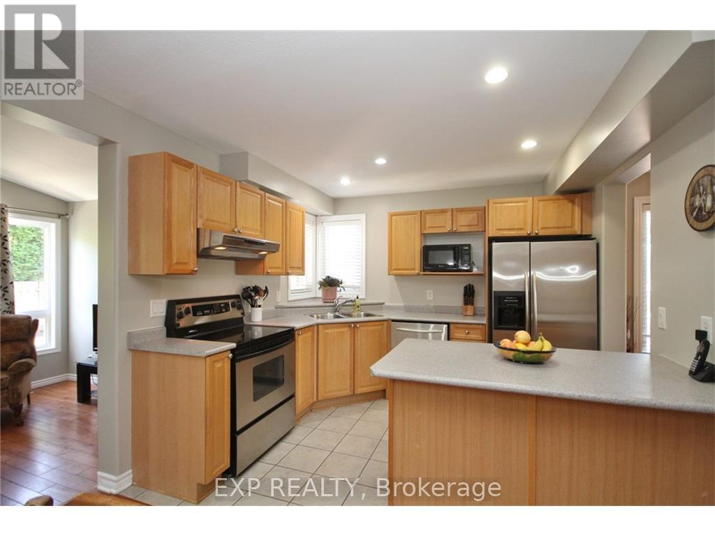 24 Wallsend Avenue, Ottawa, Ontario  K2K 3K7 - Photo 6 - X12489584