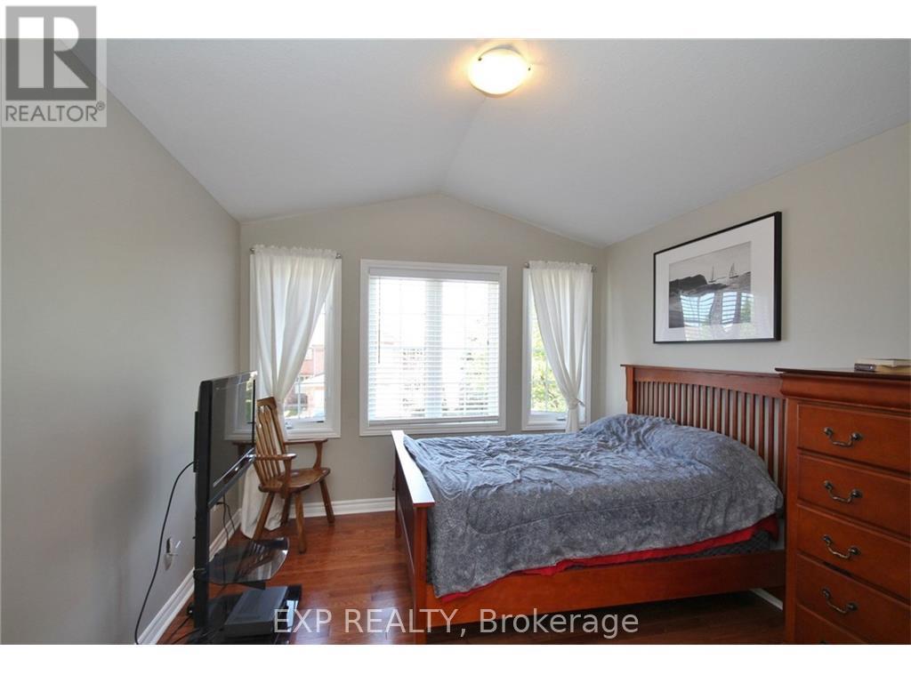 24 Wallsend Avenue, Ottawa, Ontario  K2K 3K7 - Photo 7 - X12489584