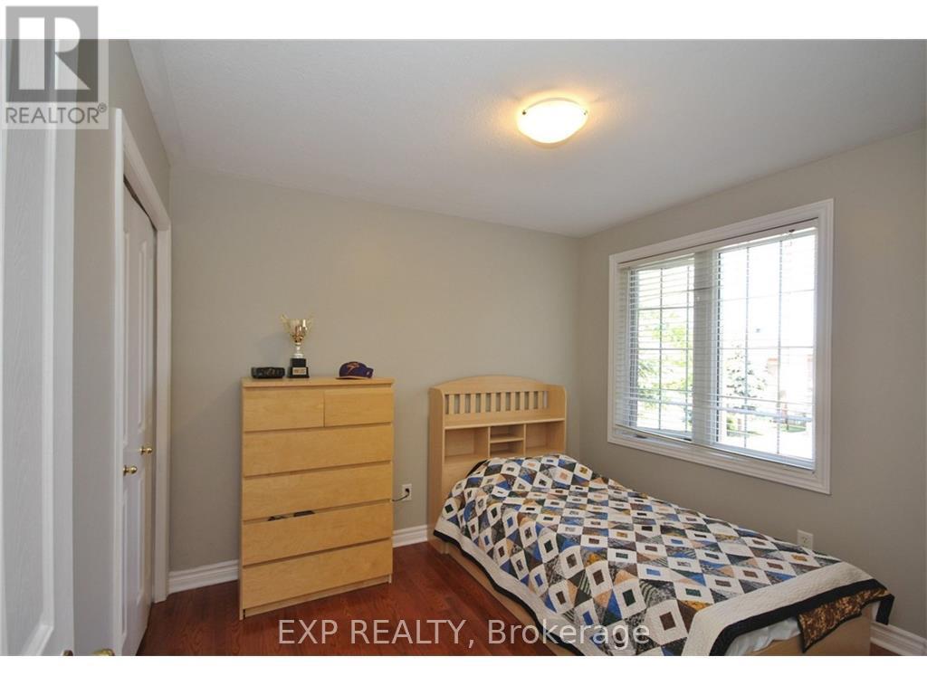 24 Wallsend Avenue, Ottawa, Ontario  K2K 3K7 - Photo 8 - X12489584