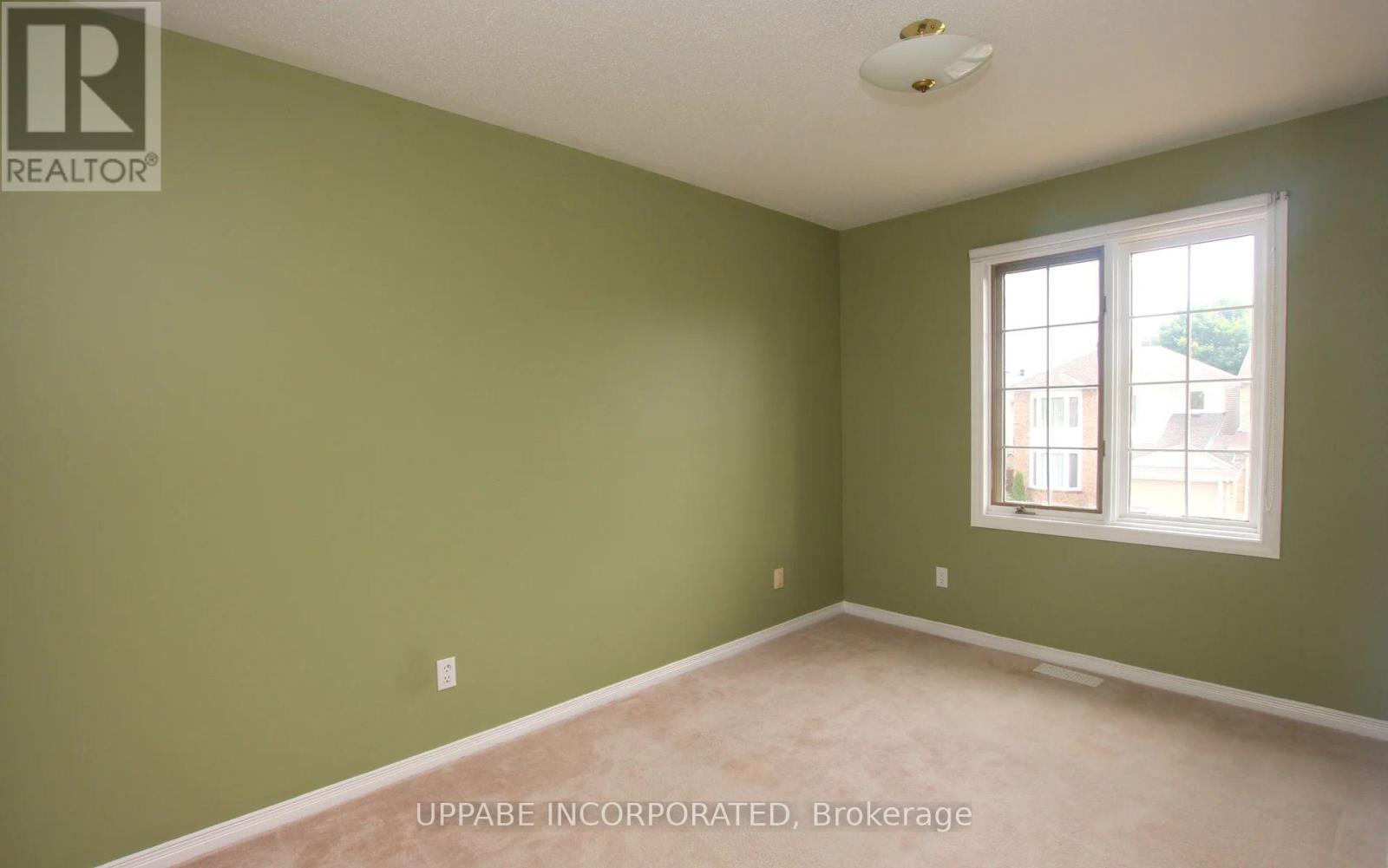 6075 Pineglade Crescent, Ottawa, Ontario  K1W 1H1 - Photo 8 - X12489640