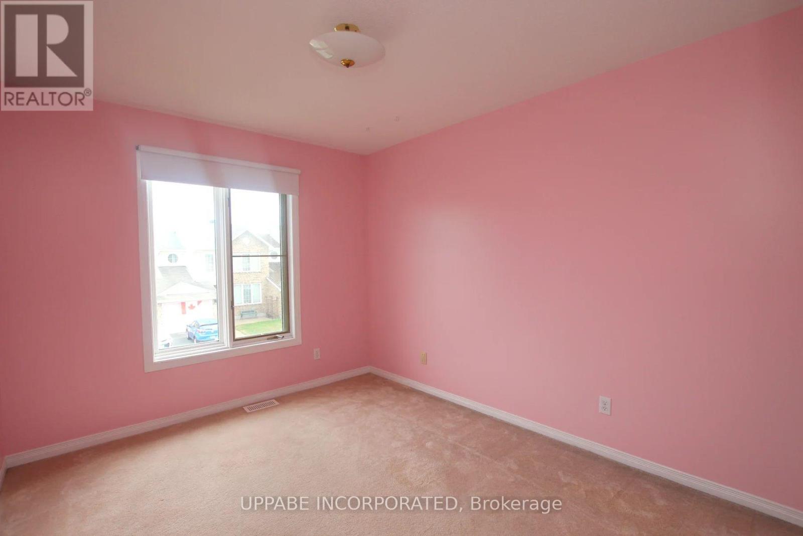 6075 Pineglade Crescent, Ottawa, Ontario  K1W 1H1 - Photo 9 - X12489640