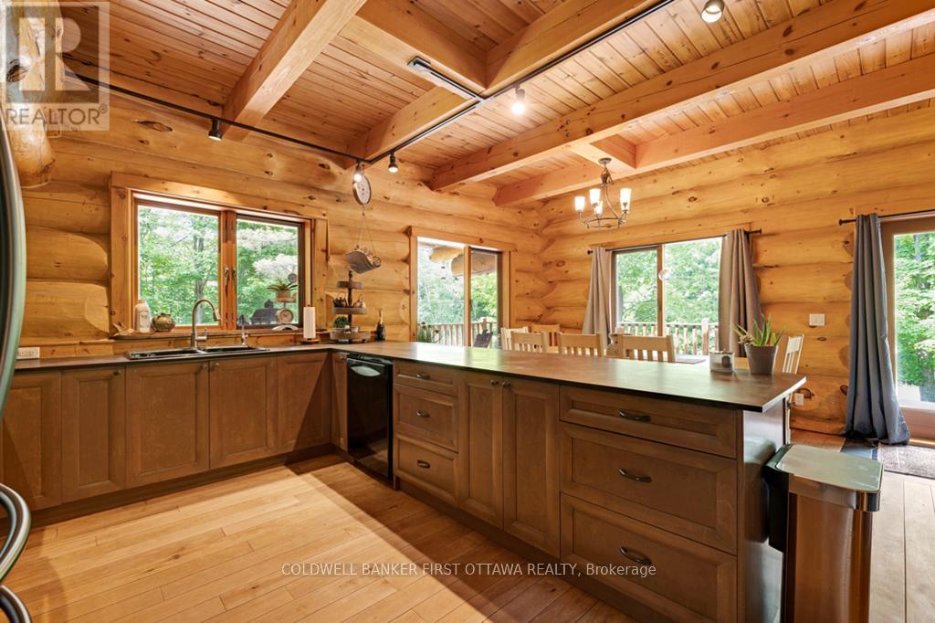 540 Ski Hill Road, Mississippi Mills, Ontario  K0A 2X0 - Photo 15 - X12489644