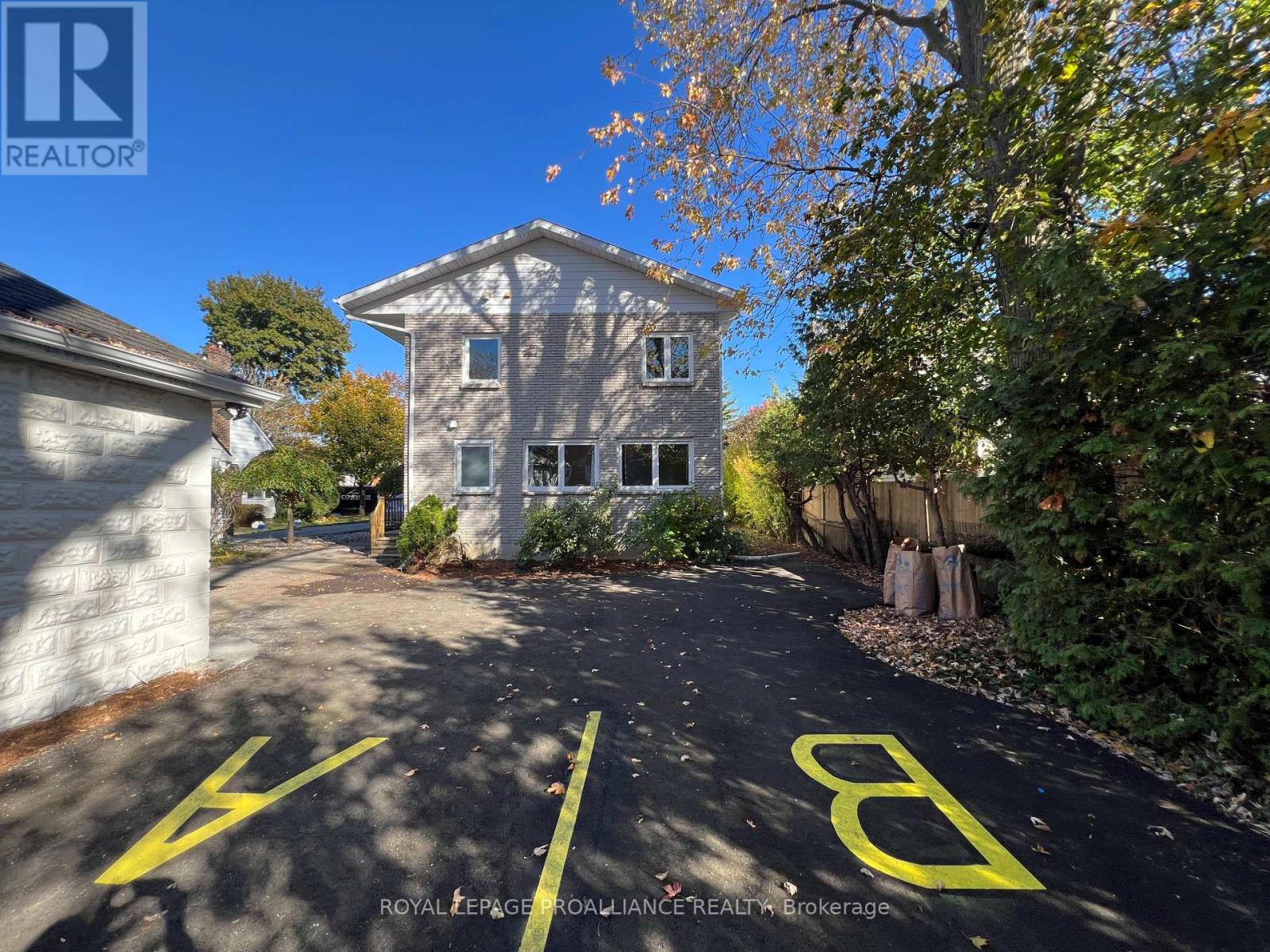 B - 220 Foster Avenue, Belleville, Ontario K8N 3R2 - Photo 17 - X12484262