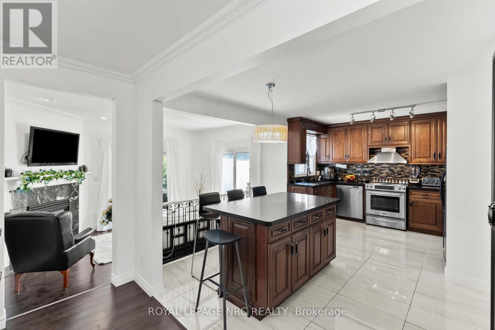 86 Huntington Lane, St. Catharines, Ontario  L2S 3R6 - Photo 12 - X12489594