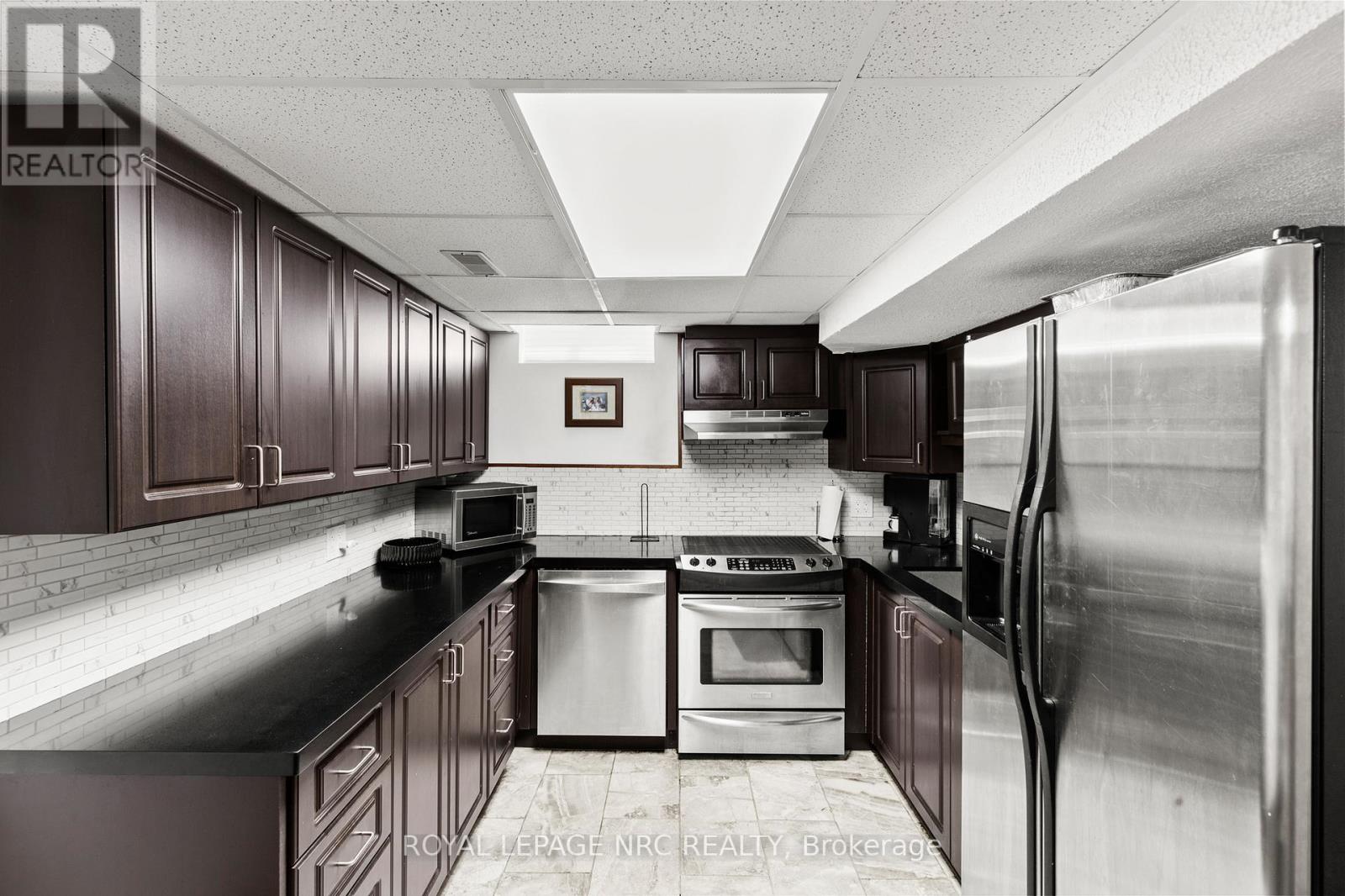 86 Huntington Lane, St. Catharines, Ontario  L2S 3R6 - Photo 33 - X12489594