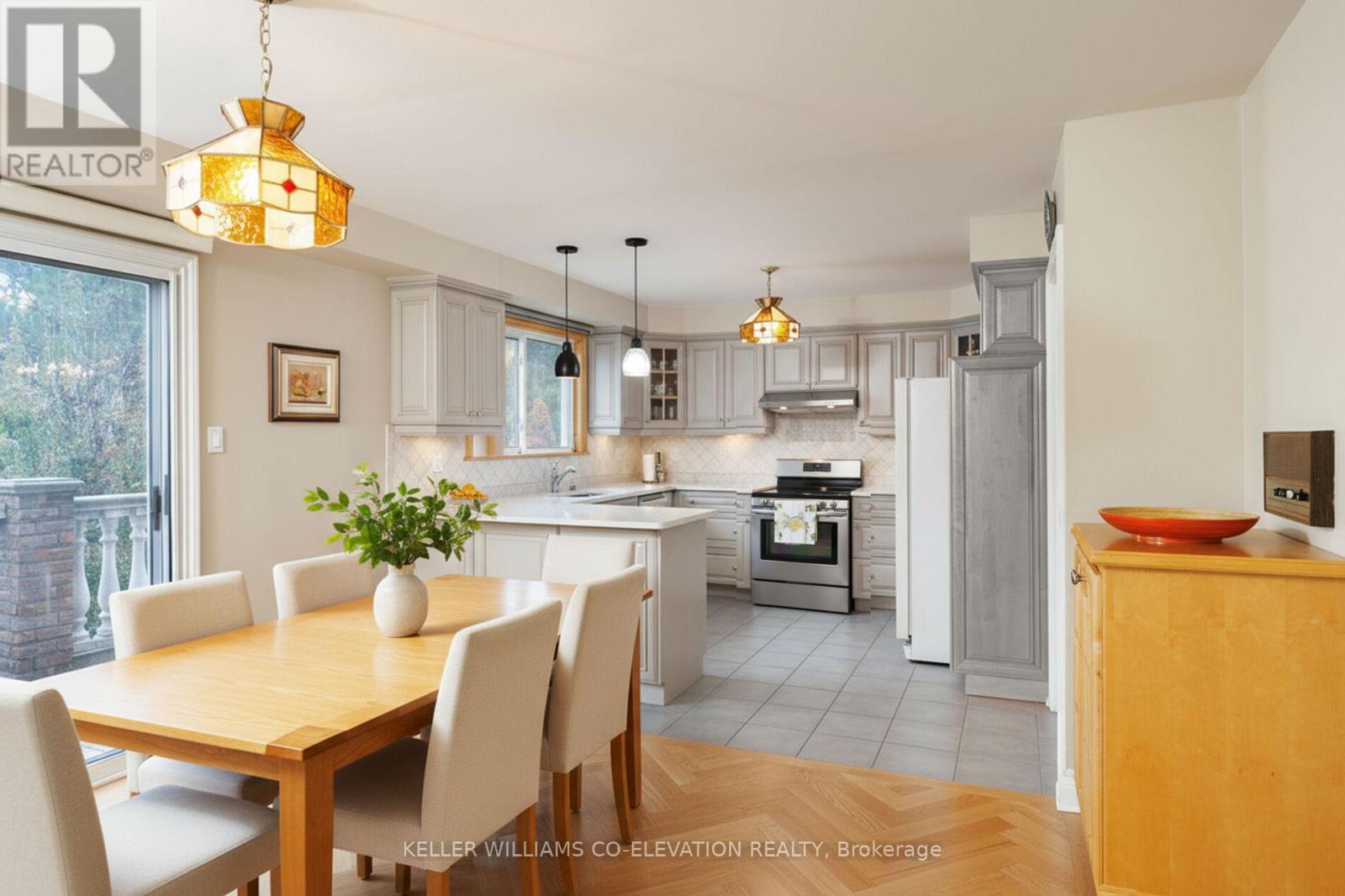 73 Queenston Crescent, Vaughan, Ontario  L4L 4A1 - Photo 13 - N12489536