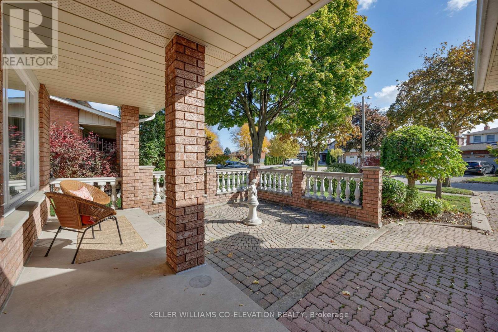 73 Queenston Crescent, Vaughan, Ontario  L4L 4A1 - Photo 5 - N12489536