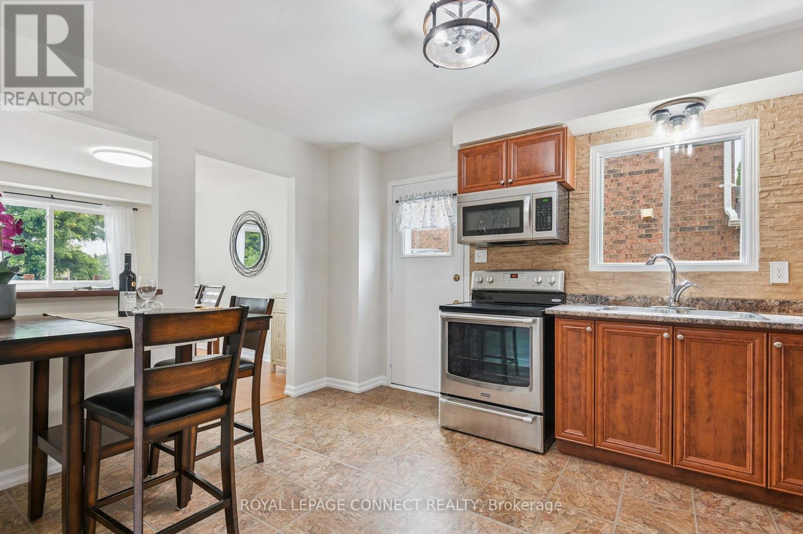 22 Crawford Rose Drive, Aurora, Ontario  L4G 4P3 - Photo 8 - N12489550