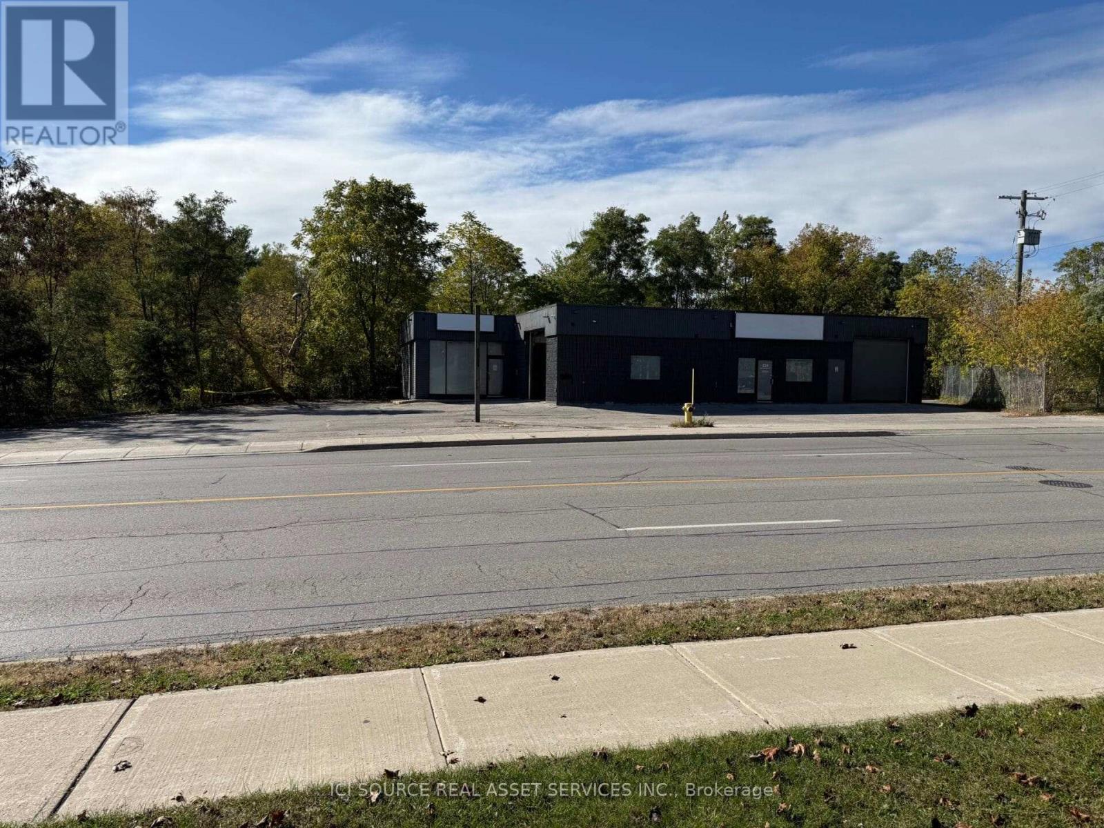 224 BRADFORD STREET, Barrie, Ontario