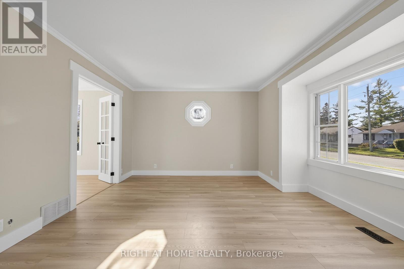 11 Newton Street, Barrie (Wellington), Ontario  L4M 3N2 - Photo 17 - S12489544