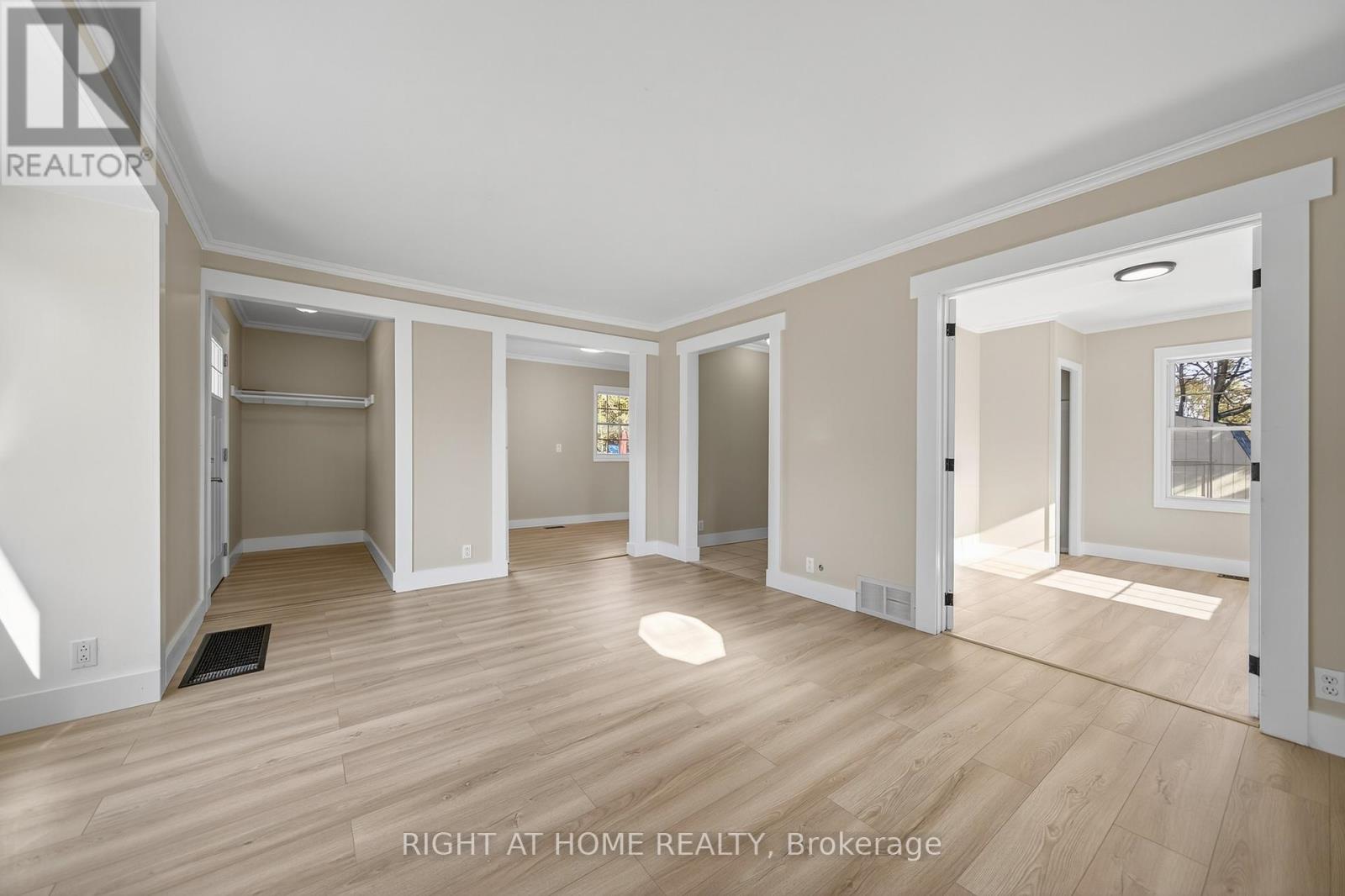 11 Newton Street, Barrie (Wellington), Ontario  L4M 3N2 - Photo 18 - S12489544