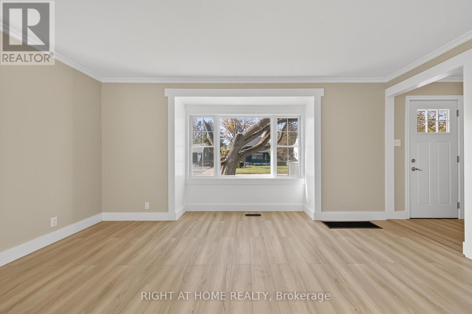 11 Newton Street, Barrie (Wellington), Ontario  L4M 3N2 - Photo 19 - S12489544