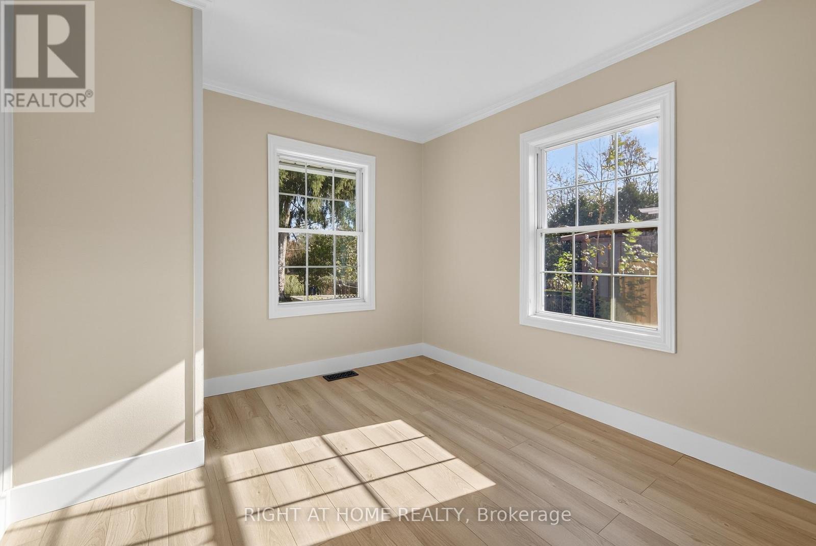 11 Newton Street, Barrie (Wellington), Ontario  L4M 3N2 - Photo 24 - S12489544