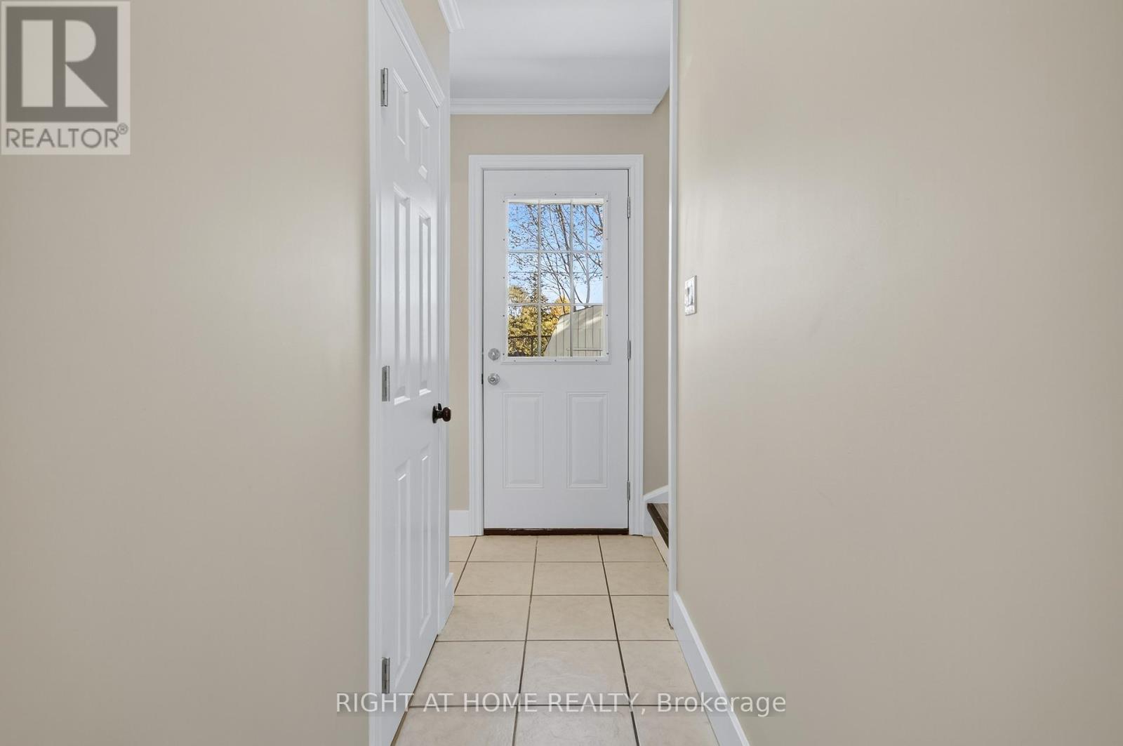 11 Newton Street, Barrie (Wellington), Ontario  L4M 3N2 - Photo 25 - S12489544