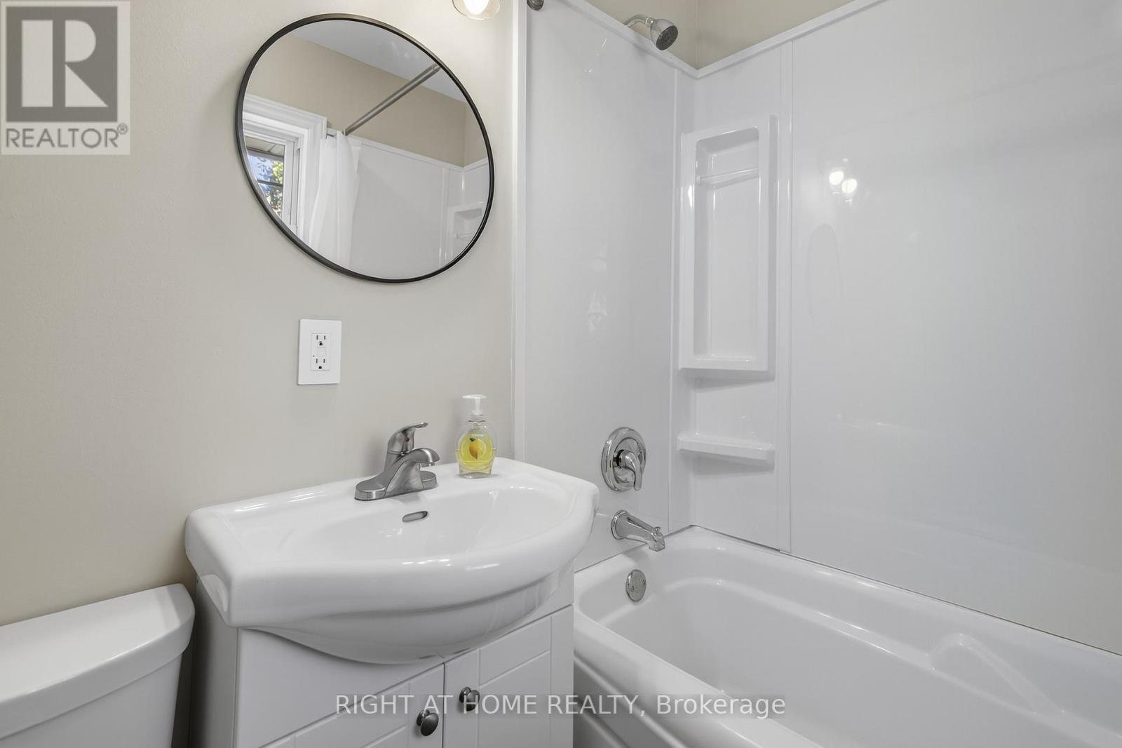 11 Newton Street, Barrie (Wellington), Ontario  L4M 3N2 - Photo 26 - S12489544