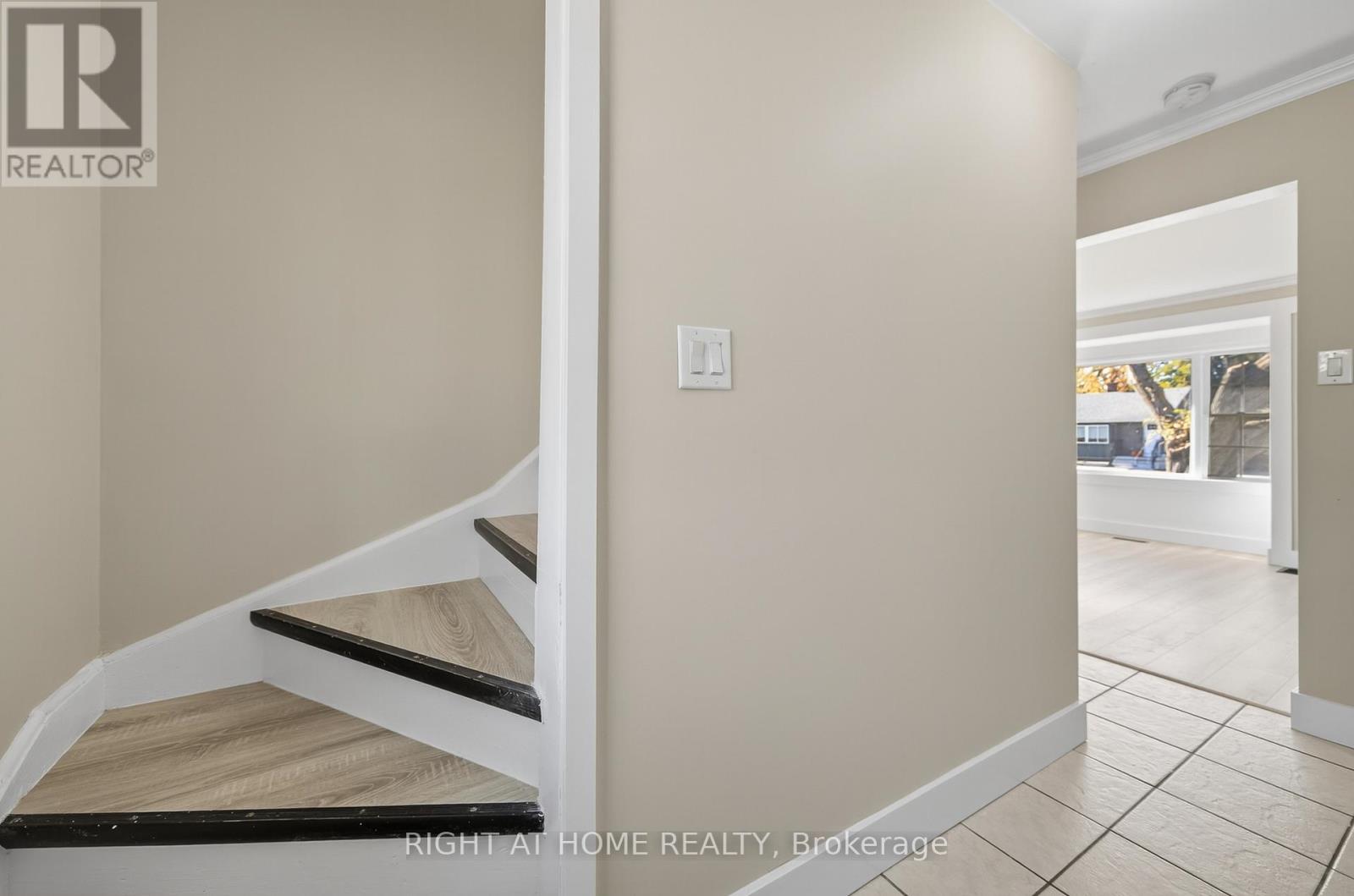 11 Newton Street, Barrie (Wellington), Ontario  L4M 3N2 - Photo 28 - S12489544