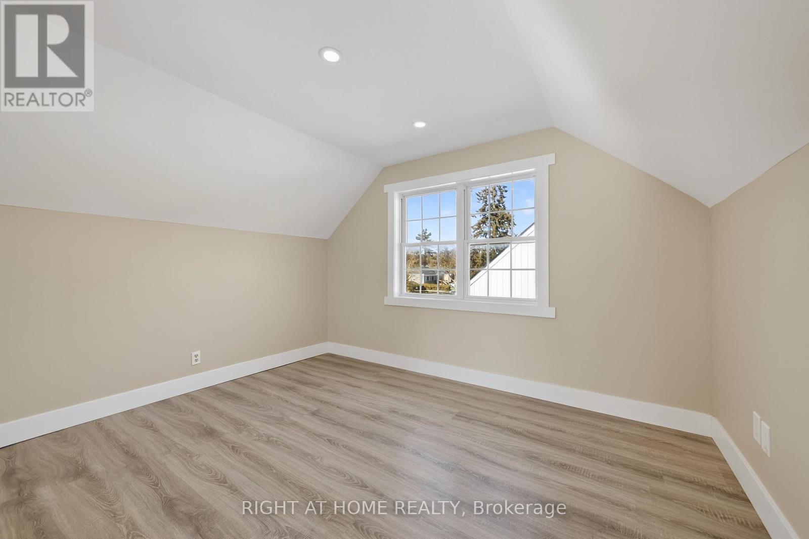 11 Newton Street, Barrie (Wellington), Ontario  L4M 3N2 - Photo 31 - S12489544