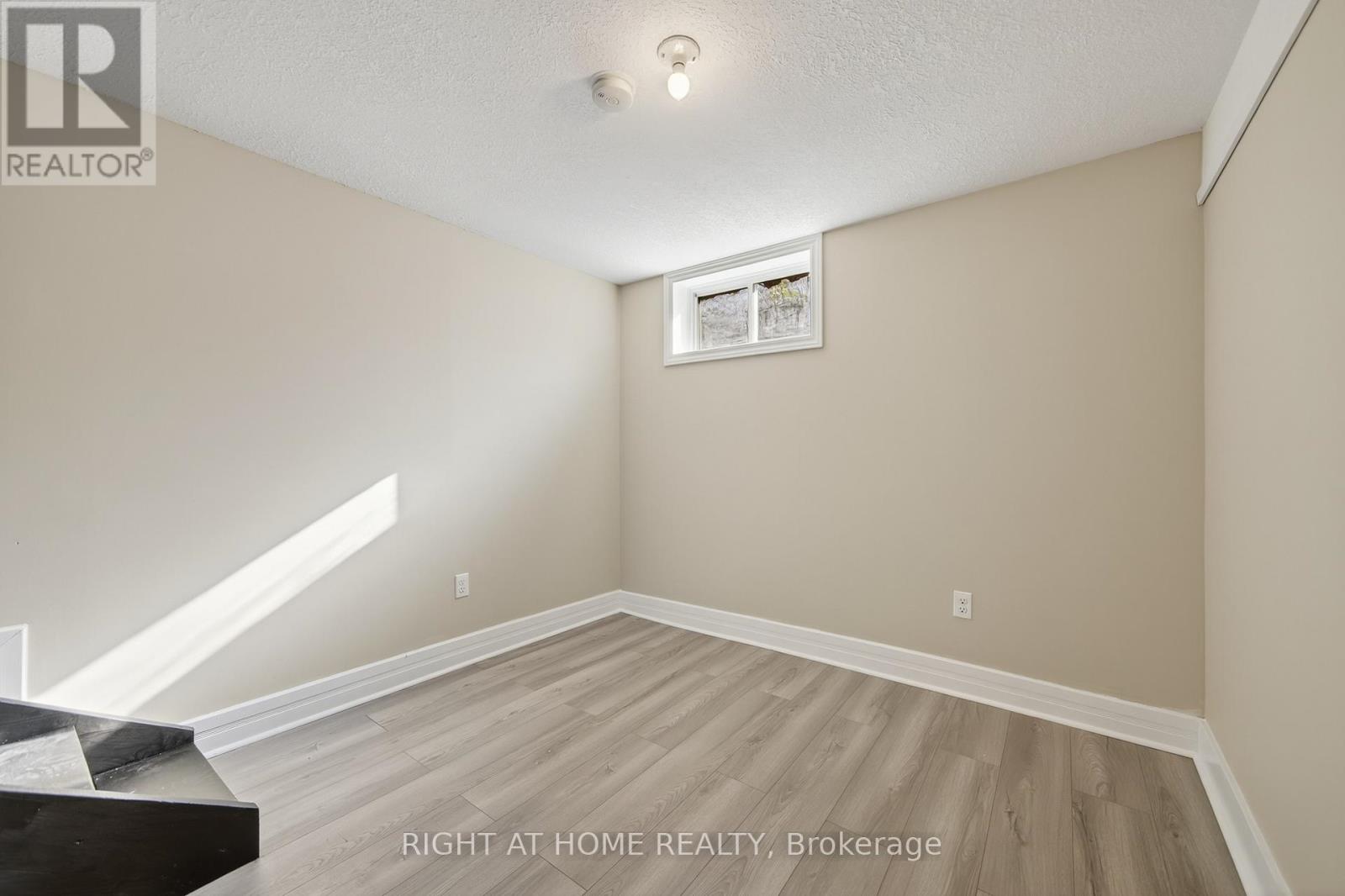 11 Newton Street, Barrie (Wellington), Ontario  L4M 3N2 - Photo 34 - S12489544