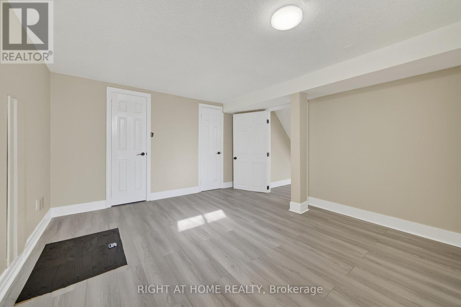 11 Newton Street, Barrie (Wellington), Ontario  L4M 3N2 - Photo 36 - S12489544