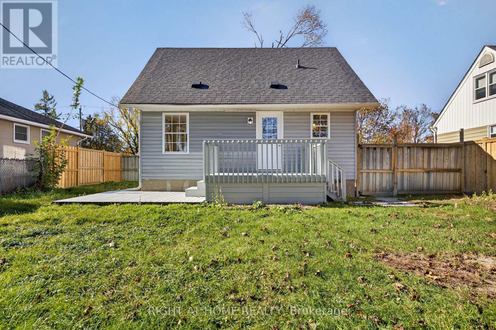 11 Newton Street, Barrie (Wellington), Ontario  L4M 3N2 - Photo 6 - S12489544