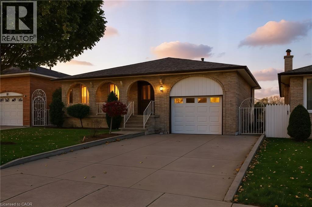 16 TARA Court, hamilton, Ontario