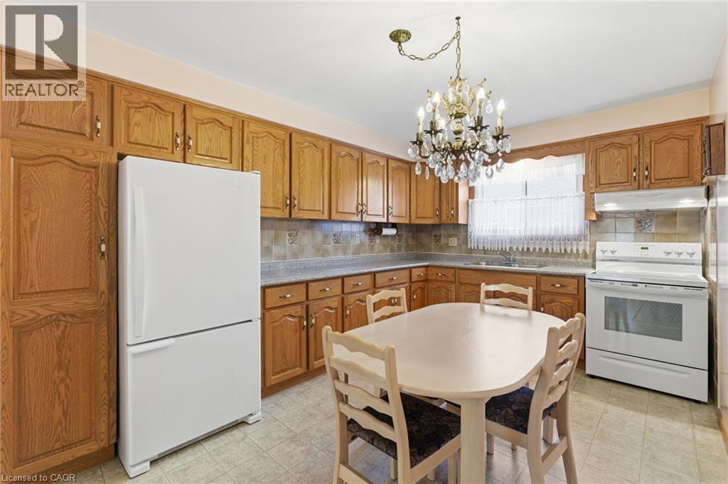 16 Tara Court, Hamilton, Ontario  L8K 6E6 - Photo 10 - 40779484