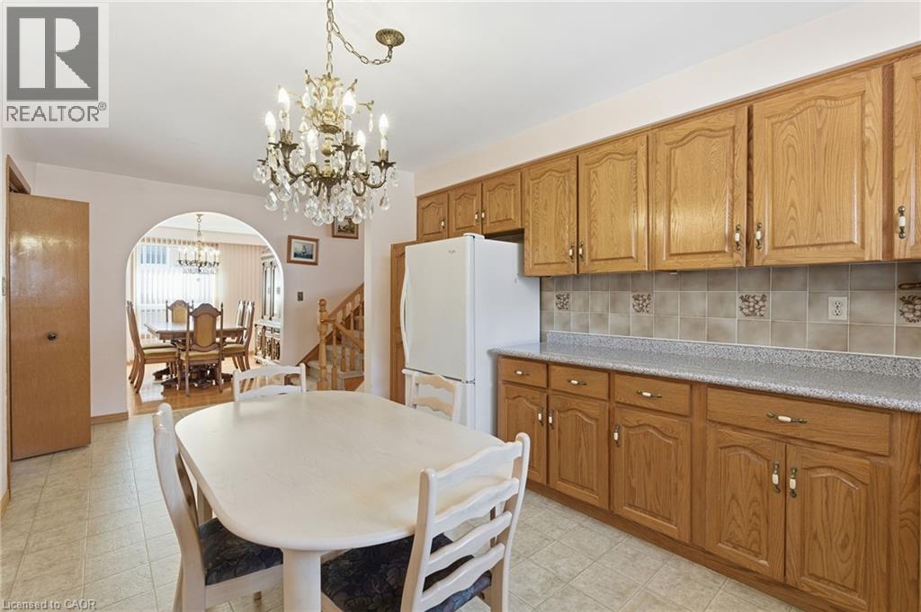 16 Tara Court, Hamilton, Ontario  L8K 6E6 - Photo 12 - 40779484