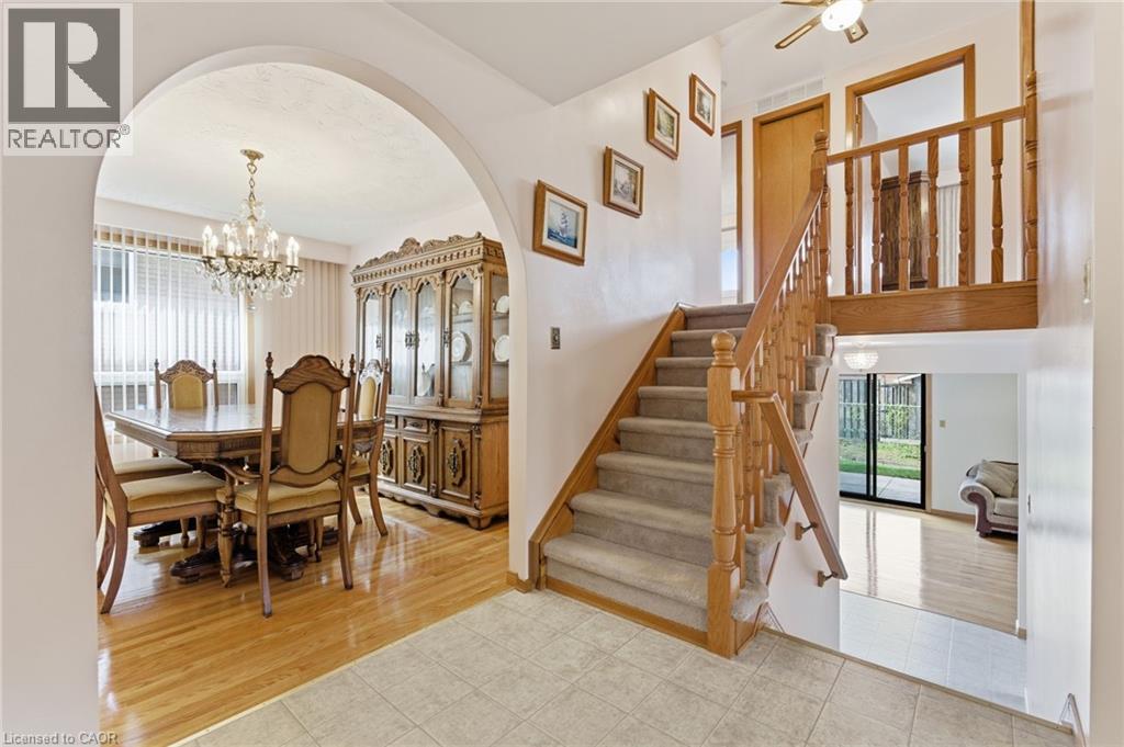 16 Tara Court, Hamilton, Ontario  L8K 6E6 - Photo 13 - 40779484