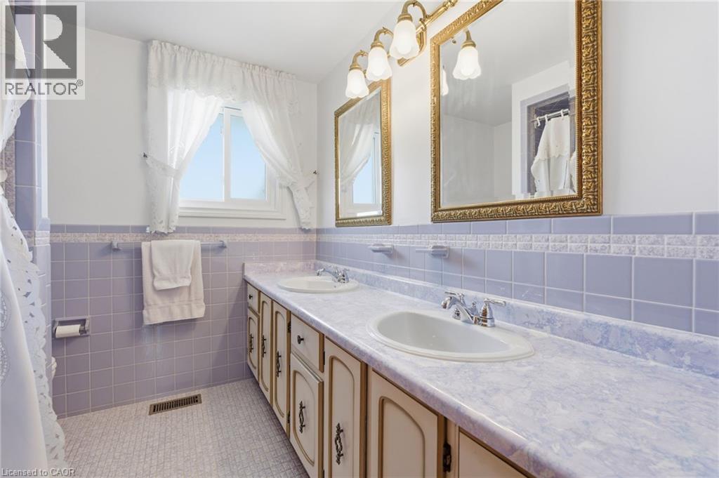 16 Tara Court, Hamilton, Ontario  L8K 6E6 - Photo 15 - 40779484