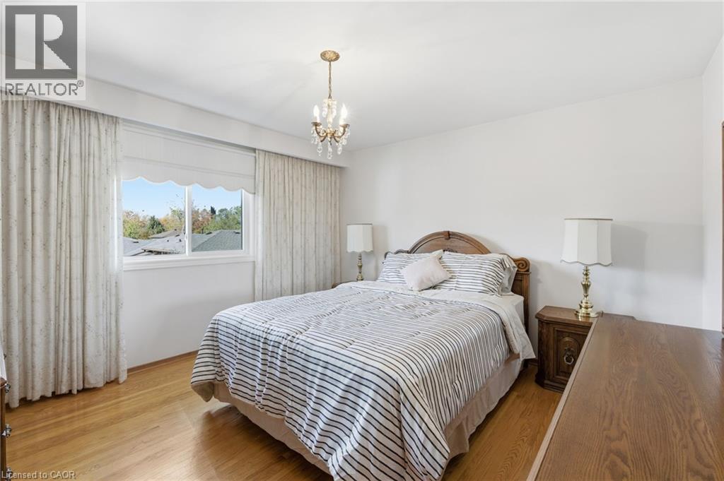 16 Tara Court, Hamilton, Ontario  L8K 6E6 - Photo 17 - 40779484