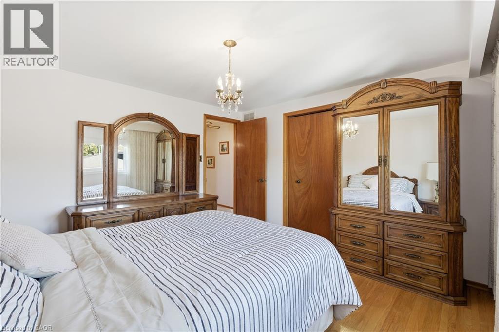 16 Tara Court, Hamilton, Ontario  L8K 6E6 - Photo 18 - 40779484