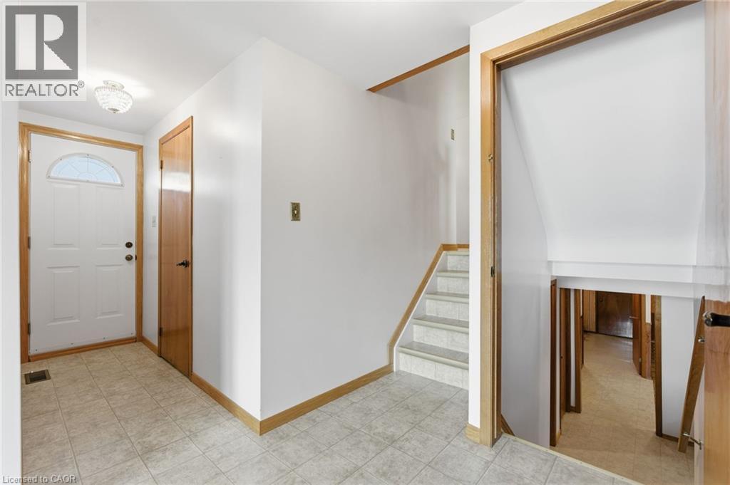 16 Tara Court, Hamilton, Ontario  L8K 6E6 - Photo 23 - 40779484