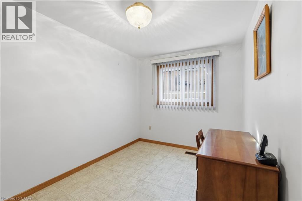 16 Tara Court, Hamilton, Ontario  L8K 6E6 - Photo 26 - 40779484