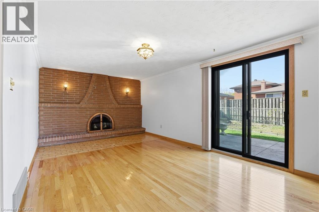 16 Tara Court, Hamilton, Ontario  L8K 6E6 - Photo 29 - 40779484