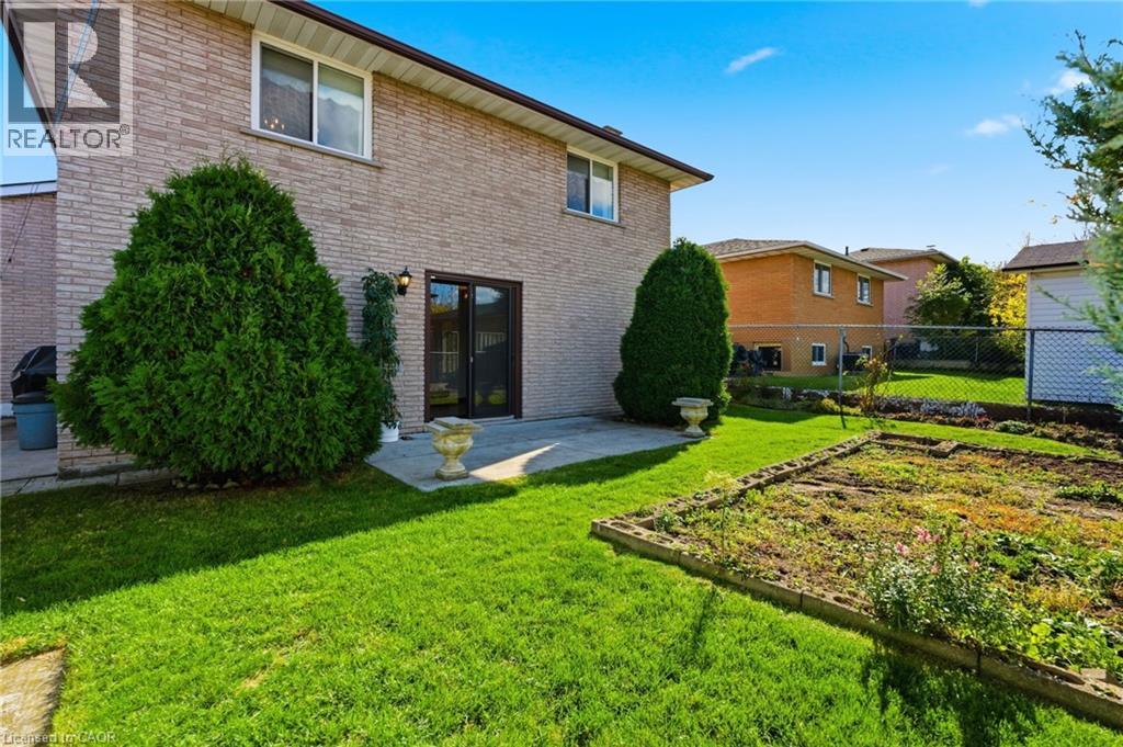 16 Tara Court, Hamilton, Ontario  L8K 6E6 - Photo 39 - 40779484