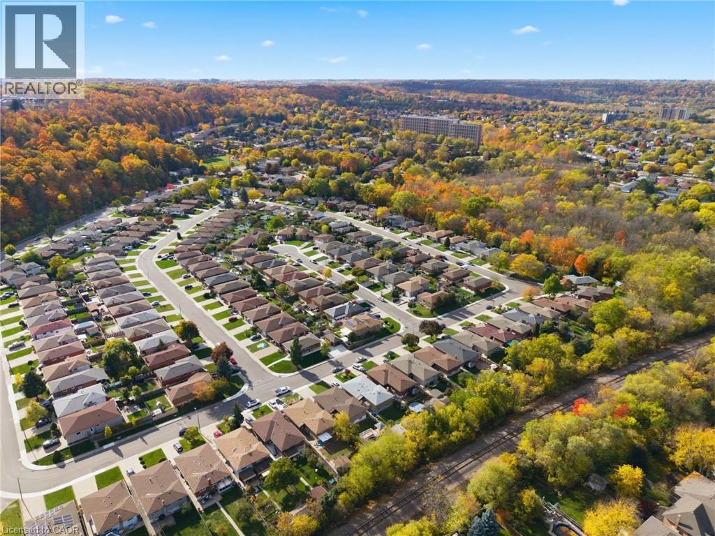 16 Tara Court, Hamilton, Ontario  L8K 6E6 - Photo 42 - 40779484