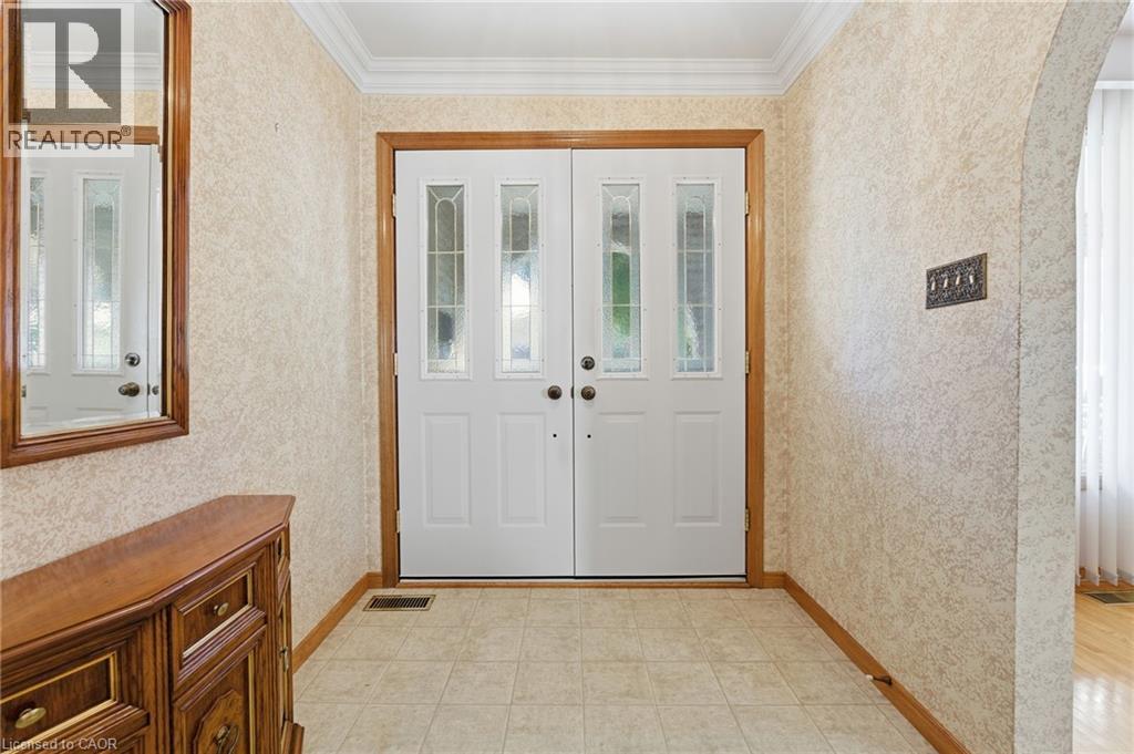 16 Tara Court, Hamilton, Ontario  L8K 6E6 - Photo 5 - 40779484